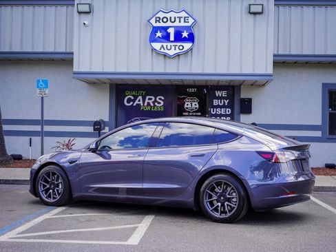 Used 2022 Tesla Model 3 Long Range AWD/4WD image 6