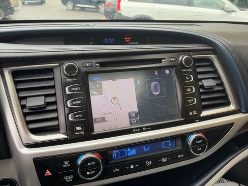 Used 2015 Toyota Highlander Limited Platinum image 27