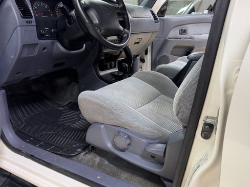Used 2000 Toyota 4Runner SR5 w/ Upgrade Value Pkg 4 AWD/4WD image 25
