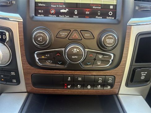 Used 2018 RAM 1500 Laramie w/ Convenience Group image 19