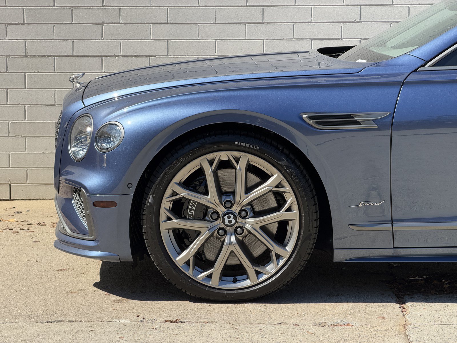 Certified 2025 Bentley Flying Spur Plug-In Hybrid AWD/4WD image 13