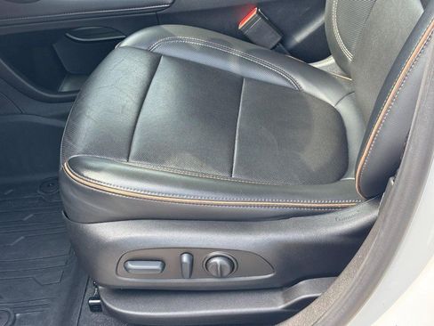 Used 2022 GMC Acadia AT4 w/ Technology Package AWD/4WD image 18