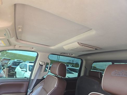 Used 2018 Chevrolet Silverado 2500 High Country image 19