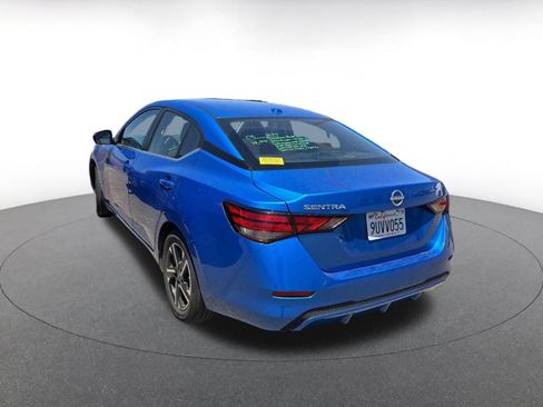Used 2025 Nissan Sentra SV FWD image 5