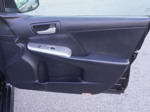 Used 2012 Toyota Camry SE FWD image 16