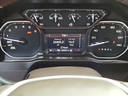 Used 2020 GMC Sierra 1500 SLT w/ X31 Off-Road Package AWD/4WD image 11