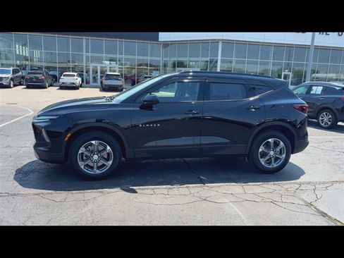 Certified 2024 Chevrolet Blazer LT w/ Convenience Package FWD image 5