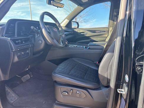 Used 2023 Cadillac Escalade Sport Platinum image 11