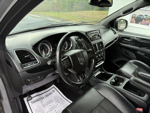 Used 2015 Dodge Grand Caravan SXT FWD image 11