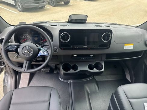 New 2025 Mercedes-Benz Sprinter 2500 image 12