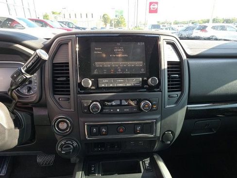 Used 2024 Nissan Titan SV w/ SV Convenience Package AWD/4WD image 19