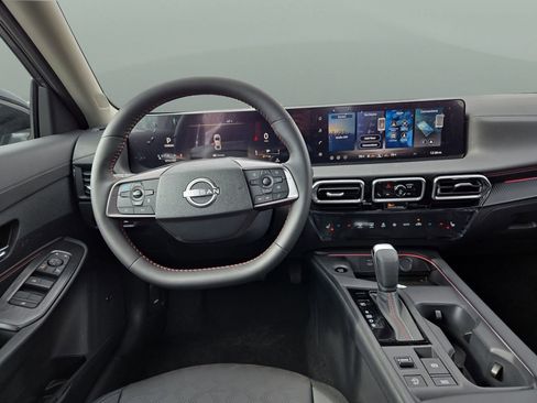 New 2026 Nissan Sentra SR w/ SR Premium Package FWD image 13