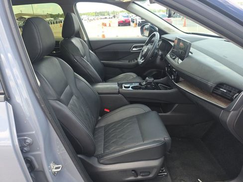Used 2024 Nissan Rogue Platinum AWD/4WD image 15