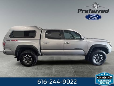Used 2021 Toyota Tacoma TRD Off-Road w/ Technology Package AWD/4WD image 8