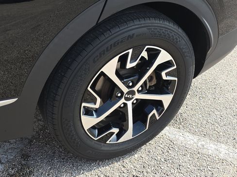 Used 2023 Kia Sportage EX image 10