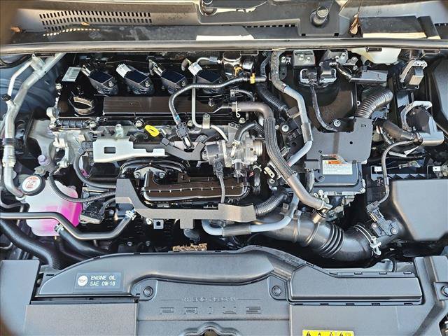Used 2025 Toyota Prius LE AWD/4WD image 28