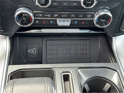 New 2025 Ford F150 Platinum w/ Equipment Group 702A High image 31