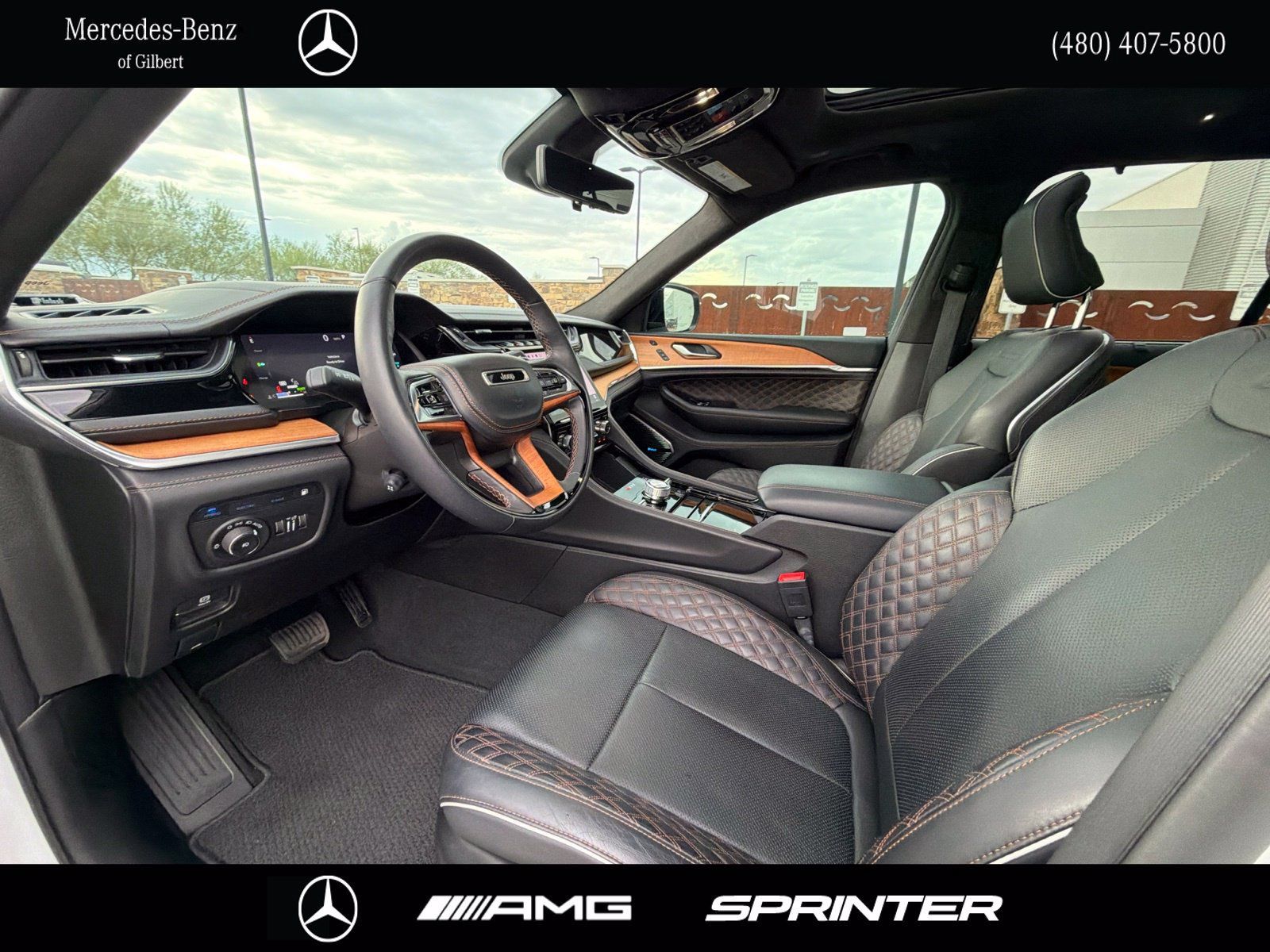 Used 2023 Jeep Grand Cherokee Summit AWD/4WD image 12
