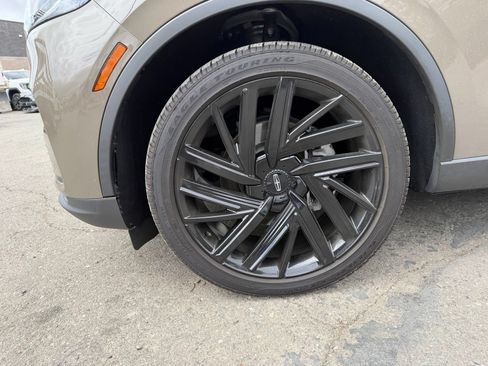 Used 2025 Lincoln Aviator Reserve w/ Equipment Group 201A AWD/4WD image 9