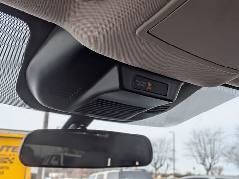 Used 2024 Nissan Rogue SV image 31