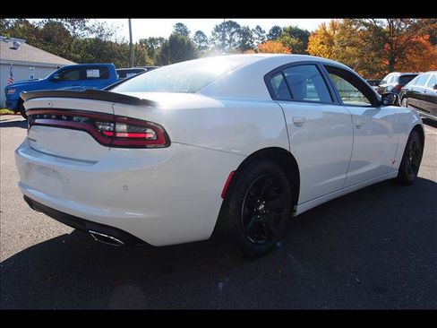 Used 2021 Dodge Charger SXT w/ Leather Interior Group image 5