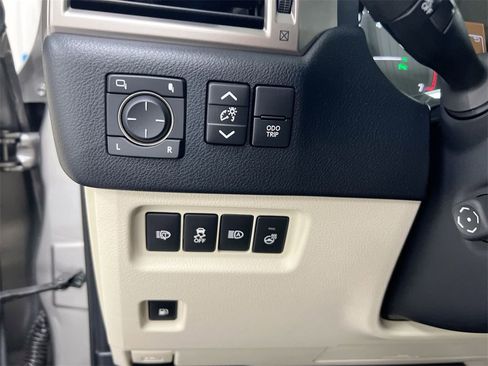 Used 2021 Lexus GX 460 Premium w/ Premium Package image 20