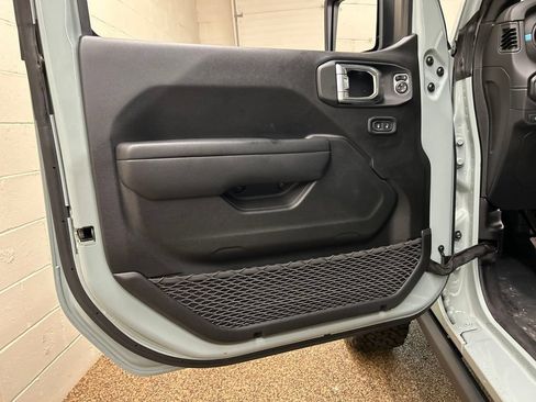 Used 2024 Jeep Wrangler Unlimited Rubicon 4xe w/ Technology Group AWD/4WD image 13