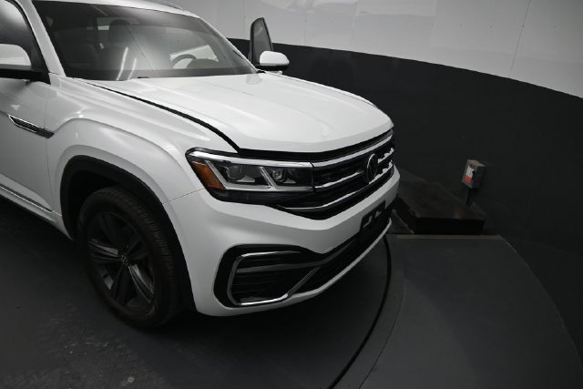 Used 2020 Volkswagen Atlas Cross Sport SE w/ Panoramic Sunroof Package AWD/4WD image 39