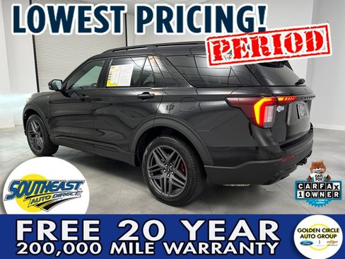 Used 2025 Ford Explorer ST-Line w/ ST-Line Street Pack AWD/4WD image 5
