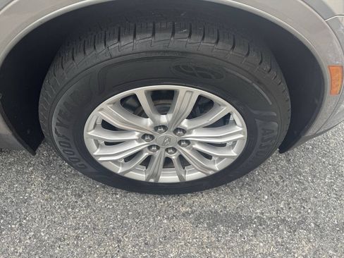 Used 2018 Cadillac XT5 FWD image 37