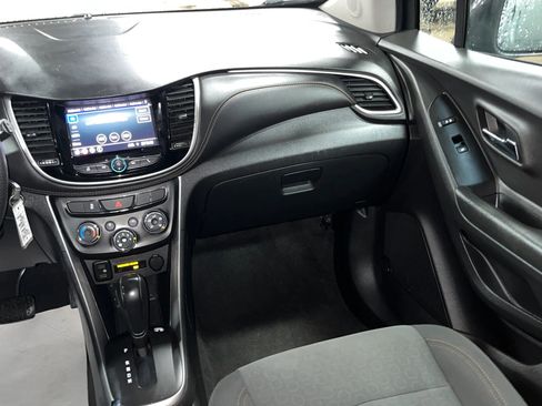 Used 2021 Chevrolet Trax LS w/ Tint and Cruise Package image 37