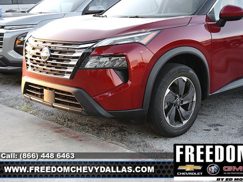 Used 2025 Nissan Rogue SV FWD image 4