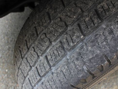 Used 2017 Chevrolet Express 2500 RWD image 4