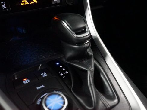 Certified 2025 Toyota RAV4 XSE AWD/4WD image 21