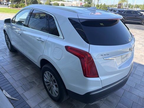 Used 2018 Cadillac XT5 Luxury w/ Driver Awareness Package FWD image 4