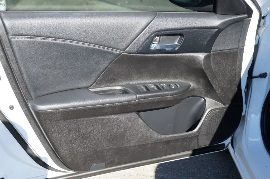 Used 2014 Honda Accord Sport image 11