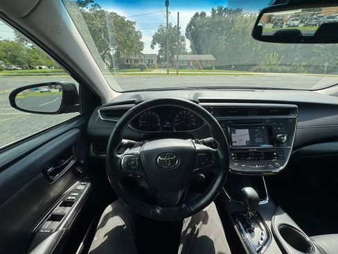 Used 2018 Toyota Avalon Touring FWD image 22
