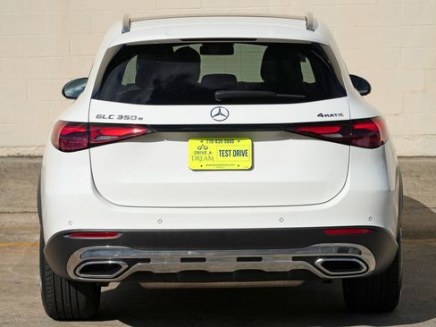 Used 2025 Mercedes-Benz GLC 350e 4MATIC image 54