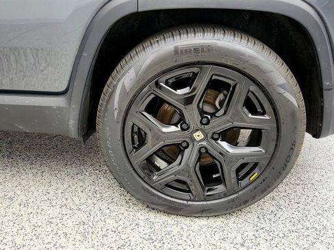 Used 2024 Rivian R1S Adventure Dual AWD/4WD image 9
