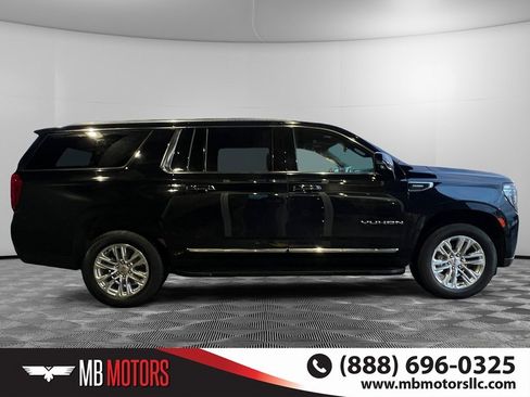 Used 2024 GMC Yukon XL SLT image 2