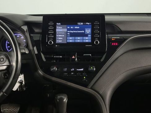 Used 2021 Toyota Camry SE image 22