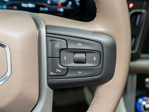 Used 2022 GMC Yukon XL Denali w/ Denali Premium Package image 28