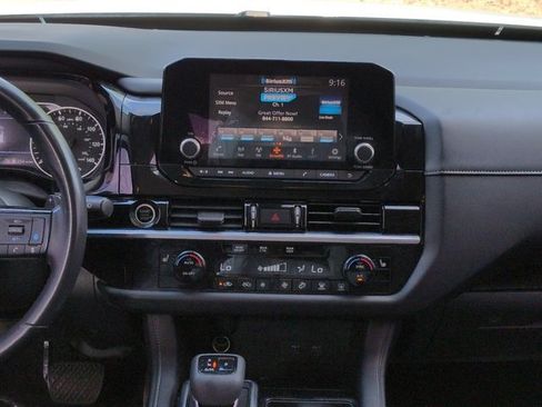 Certified 2022 Nissan Pathfinder SV FWD image 18