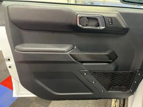 Used 2025 Ford Bronco Outer Banks AWD/4WD image 8