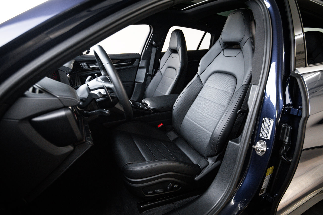 Certified 2026 Porsche Panamera RWD image 5