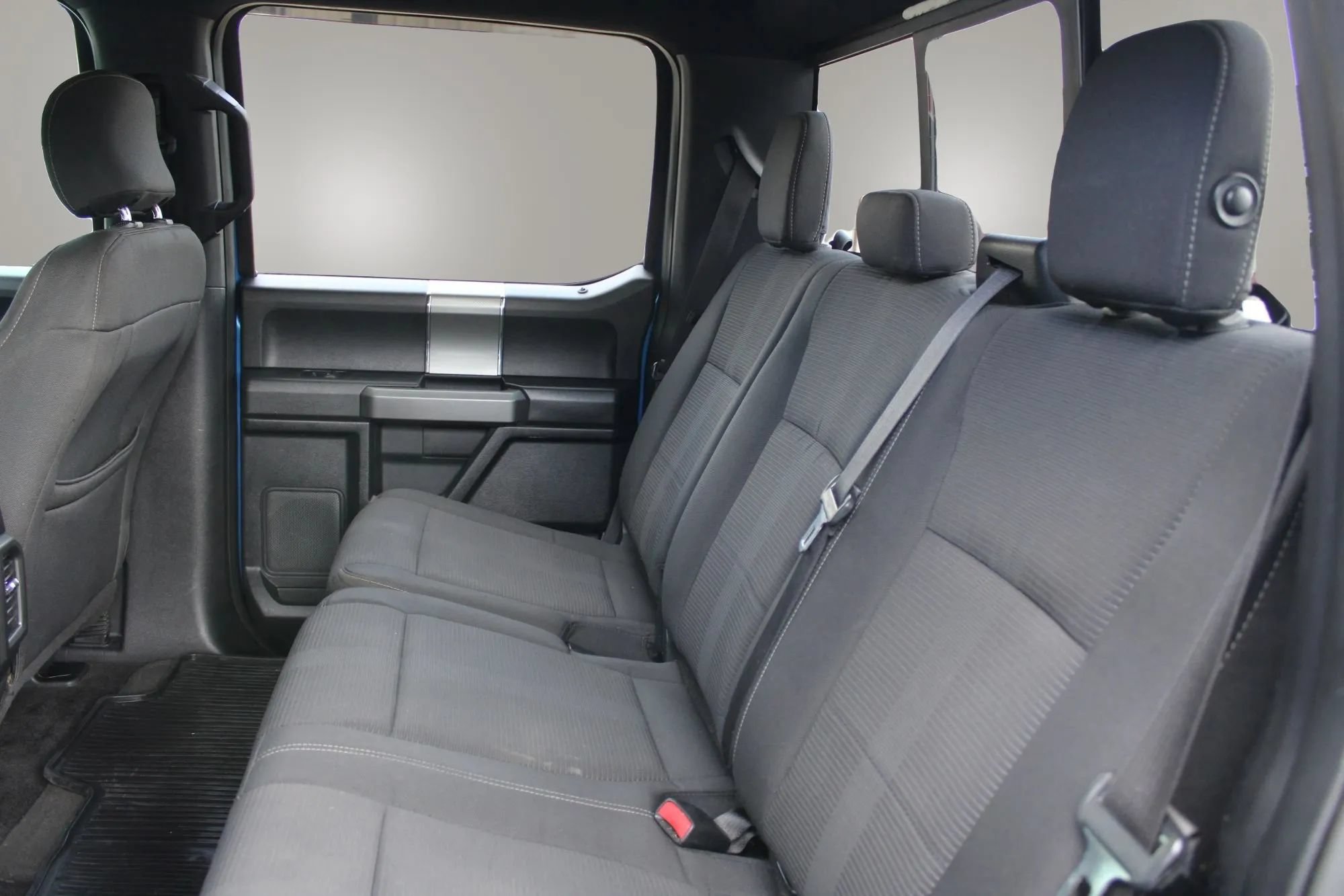 Used 2015 Ford F150 XLT w/ Equipment Group 302A Luxury AWD/4WD image 19