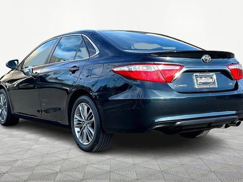 Used 2016 Toyota Camry image 6