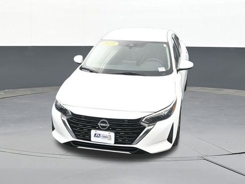 Used 2025 Nissan Sentra SV image 65