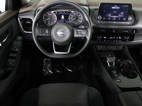 Certified 2022 Nissan Rogue SV image 5