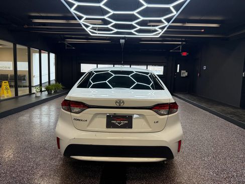 Used 2021 Toyota Corolla LE image 5